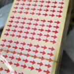 Decal tem mũi tên 8 x11mm