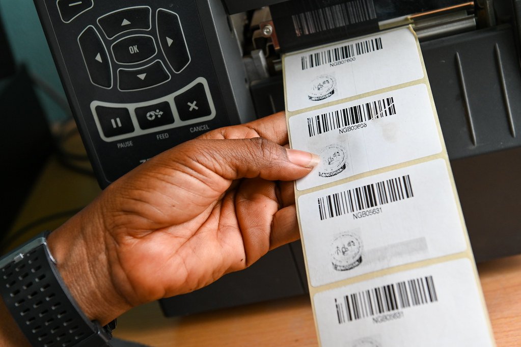 in tem mã vạch bán lẻ